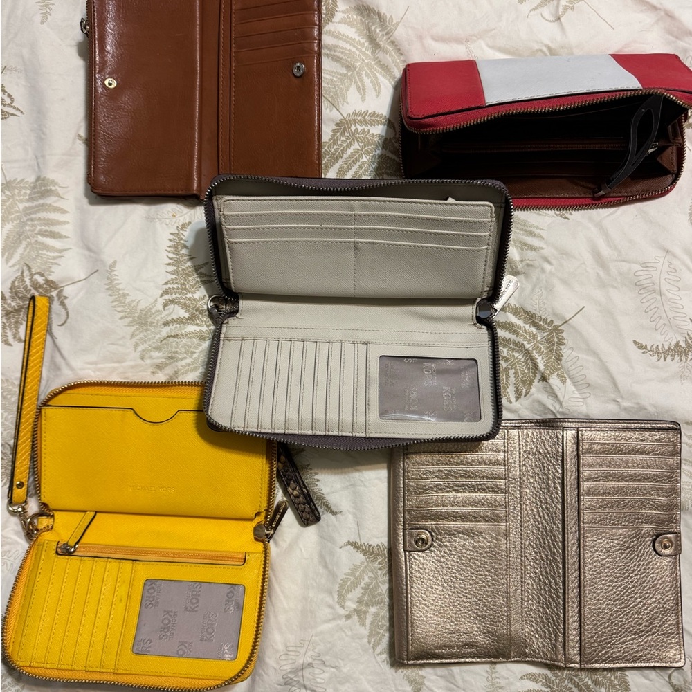 Michael Kors Wallet Bundle - image 3